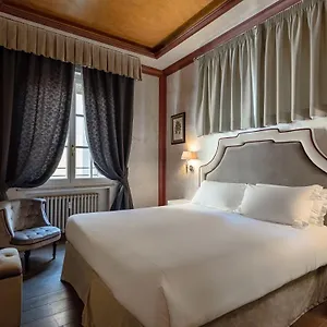 https://residenza-gambrinus.it-tuscanyhotel.com