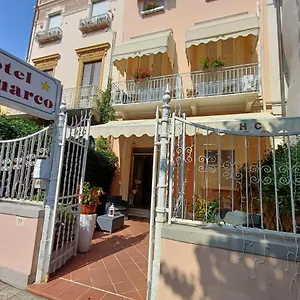 https://hotel-canarco.it-tuscanyhotel.com