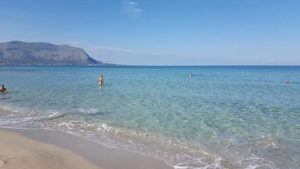 Arricampati Airport Rooms & Bringo Car Rental Carini 0*,  Italy