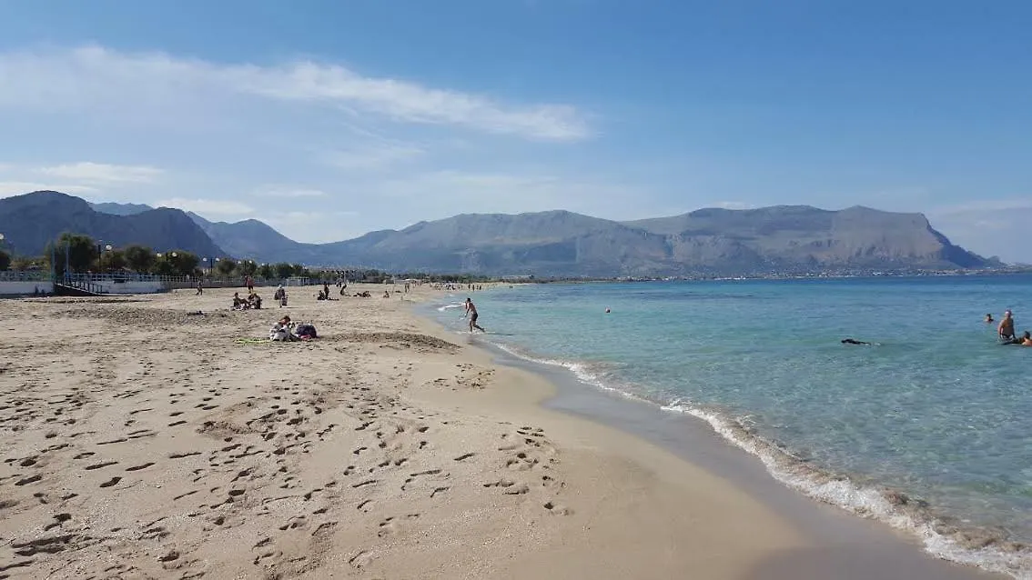 Arricampati Airport Rooms & Bringo Car Rental Carini 0*,  Italy